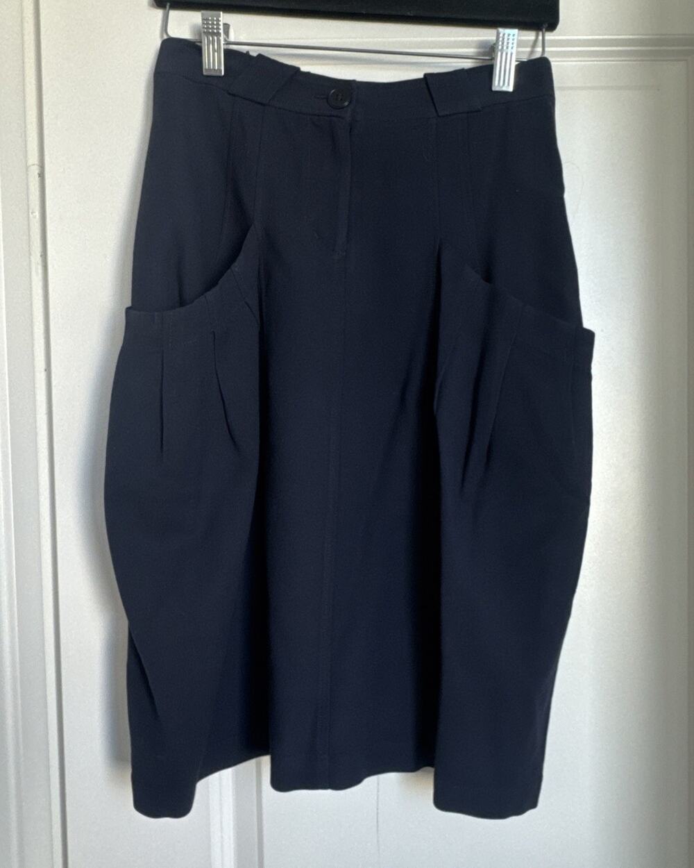 Scanlan Theodore Skirt Size 8 Navy Blue Virgin Wool Silk Pleated Pockets Luxury